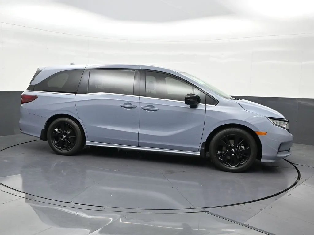 2024 Honda Odyssey Sport photo 6
