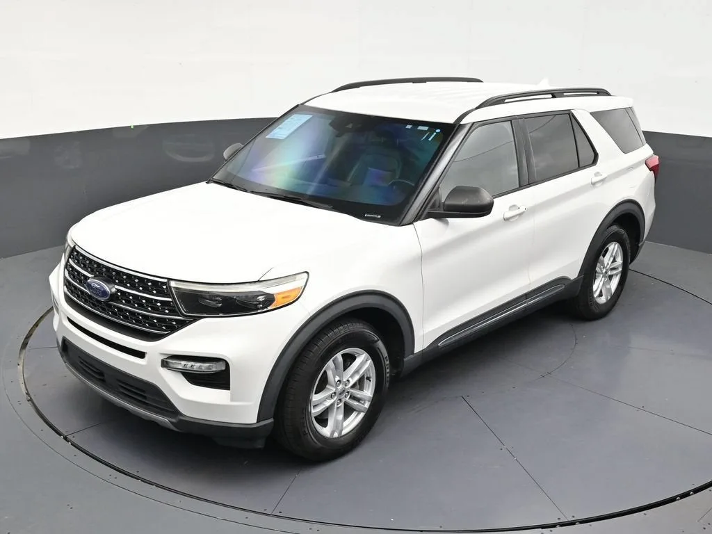 2020 Ford Explorer XLT photo 12
