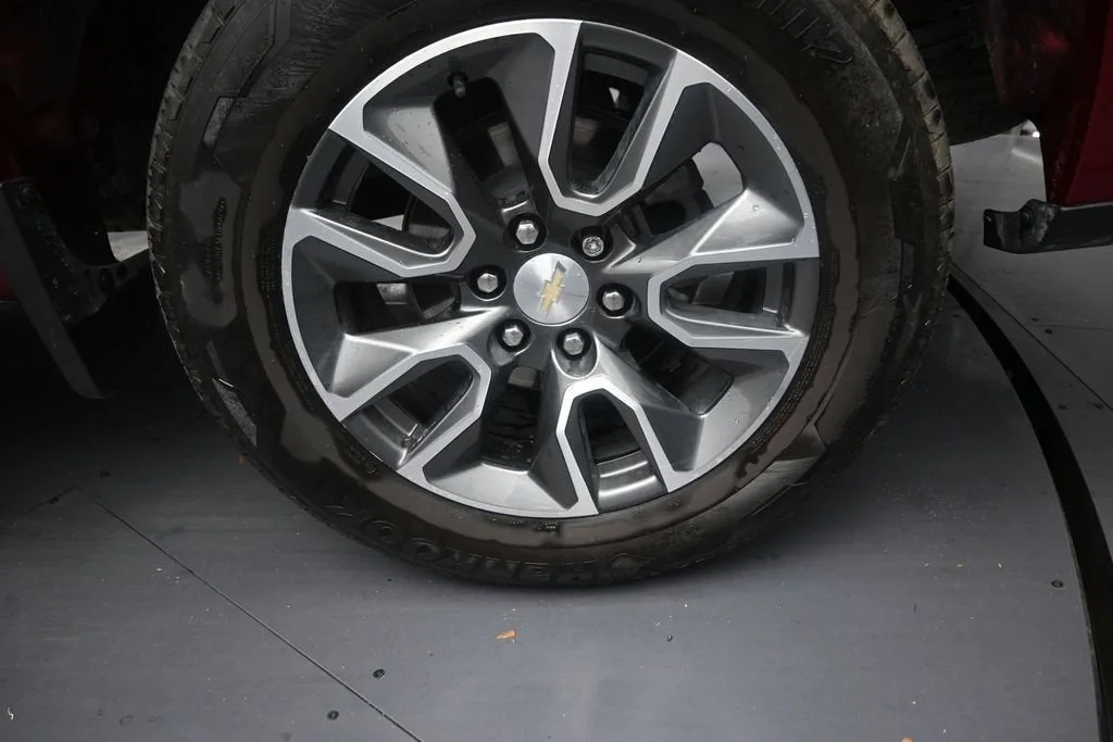 2023 Chevrolet Silverado 1500 LT photo 10