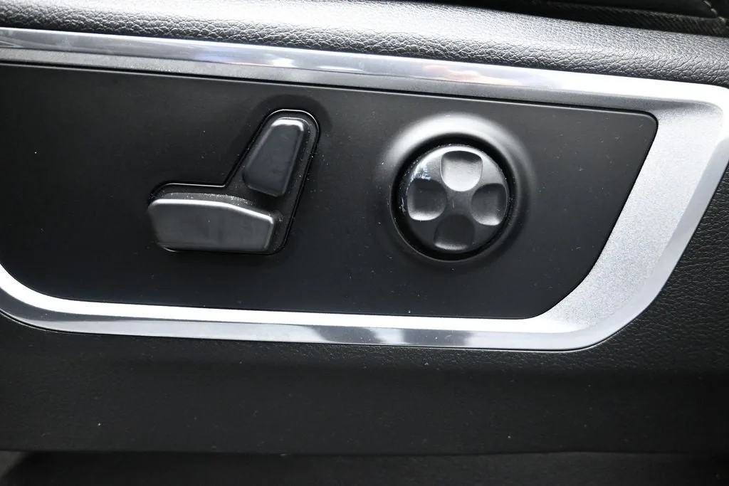 2021 RAM 1500 Laramie photo 11