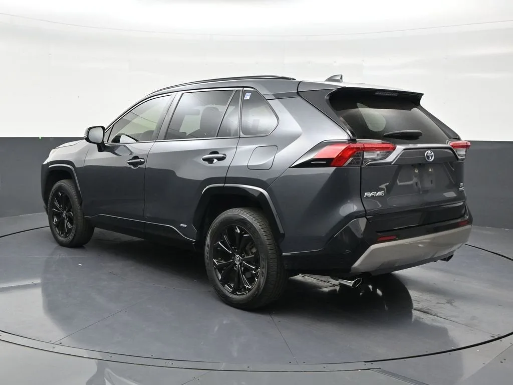 2023 Toyota RAV4 Hybrid SE photo 3