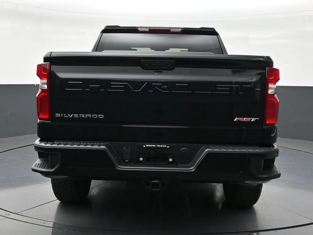 2026 Chevrolet Silverado 1500 RST photo 4