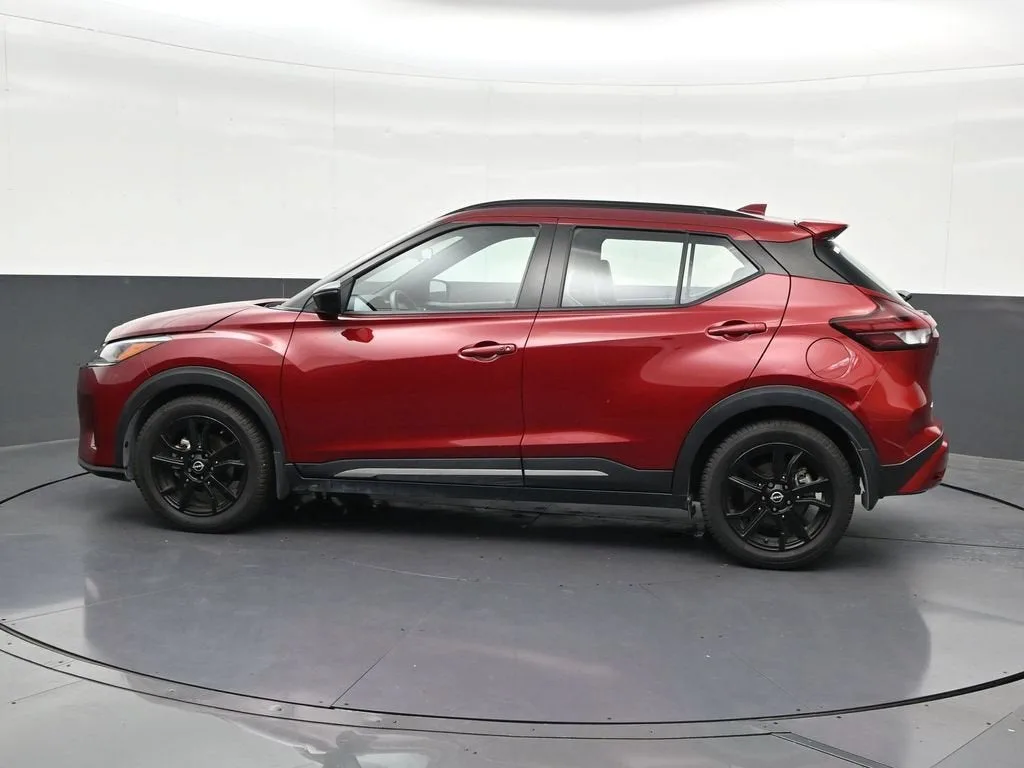2023 Nissan Kicks SR Xtronic CVT photo 2
