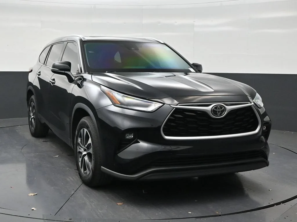 2021 Toyota Highlander XLE photo 7