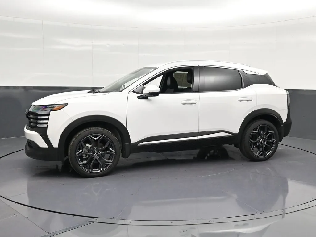 2025 Nissan Kicks SR photo 7