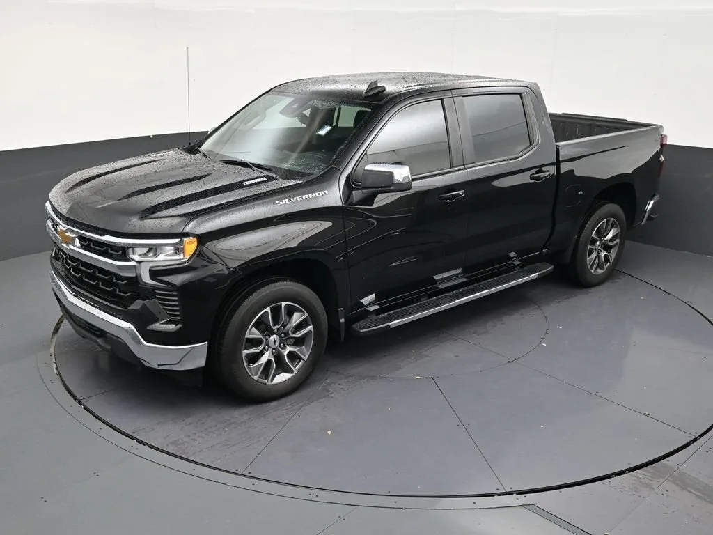 2024 Chevrolet Silverado 1500 LT photo 12