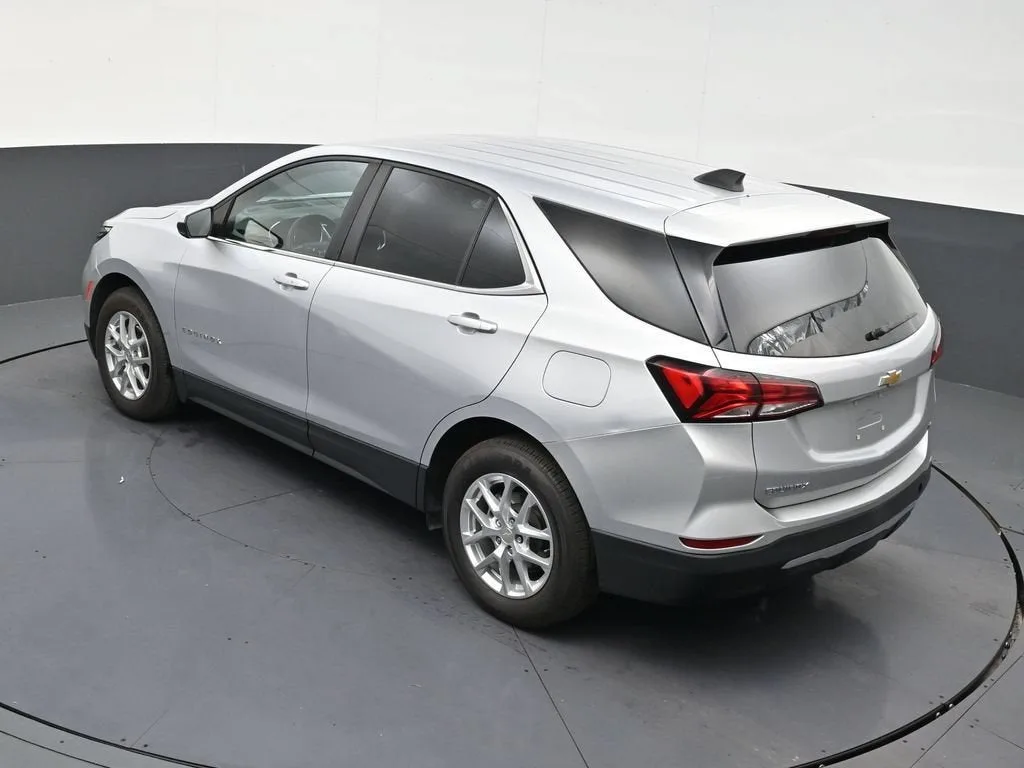 2022 Chevrolet Equinox LT photo 11