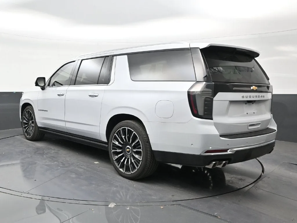 2026 Chevrolet Suburban High Country photo 5