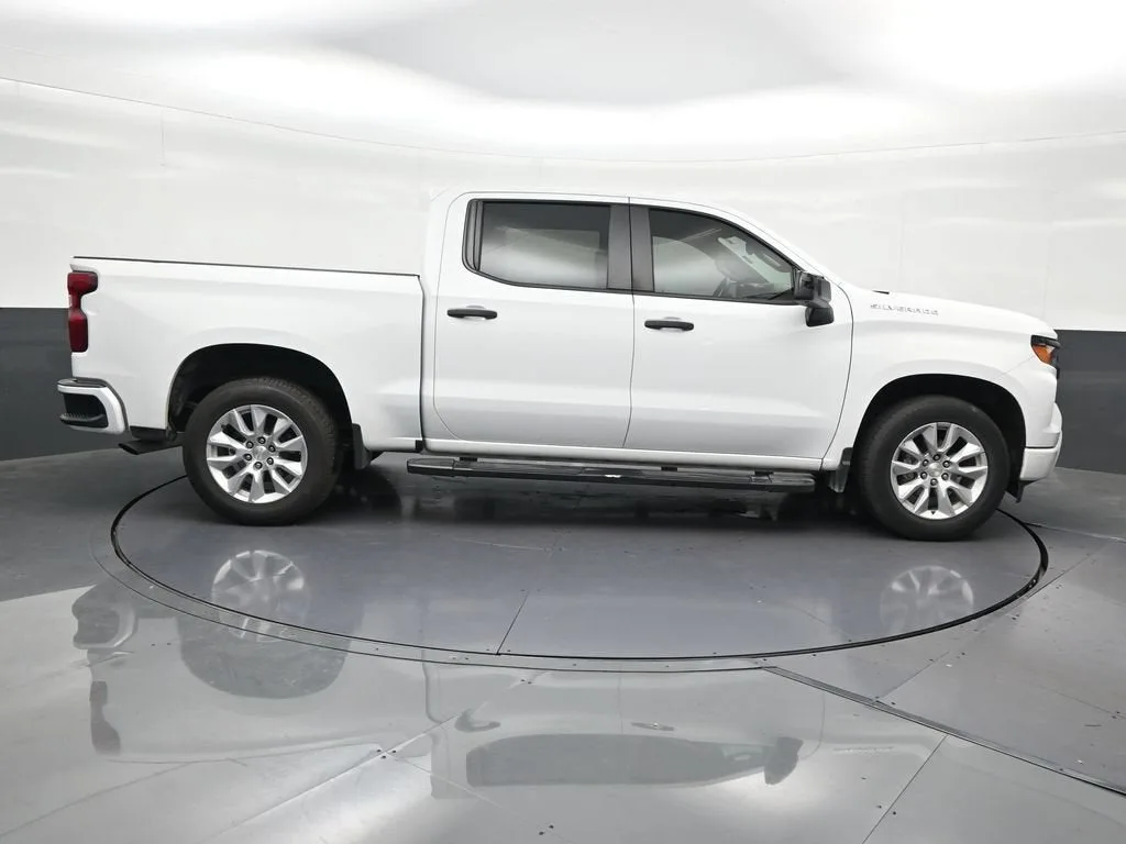 2023 Chevrolet Silverado 1500 Custom photo 7