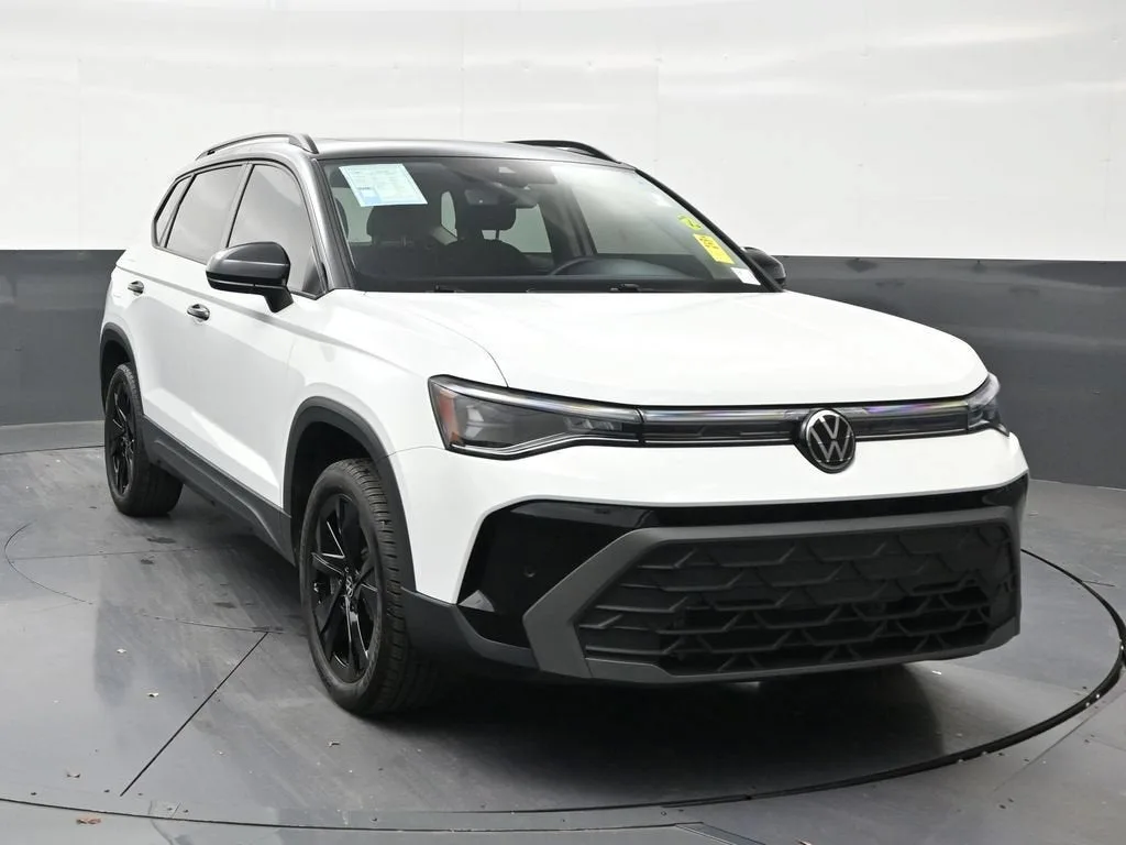 2025 Volkswagen Taos 1.5T SE Black photo 7