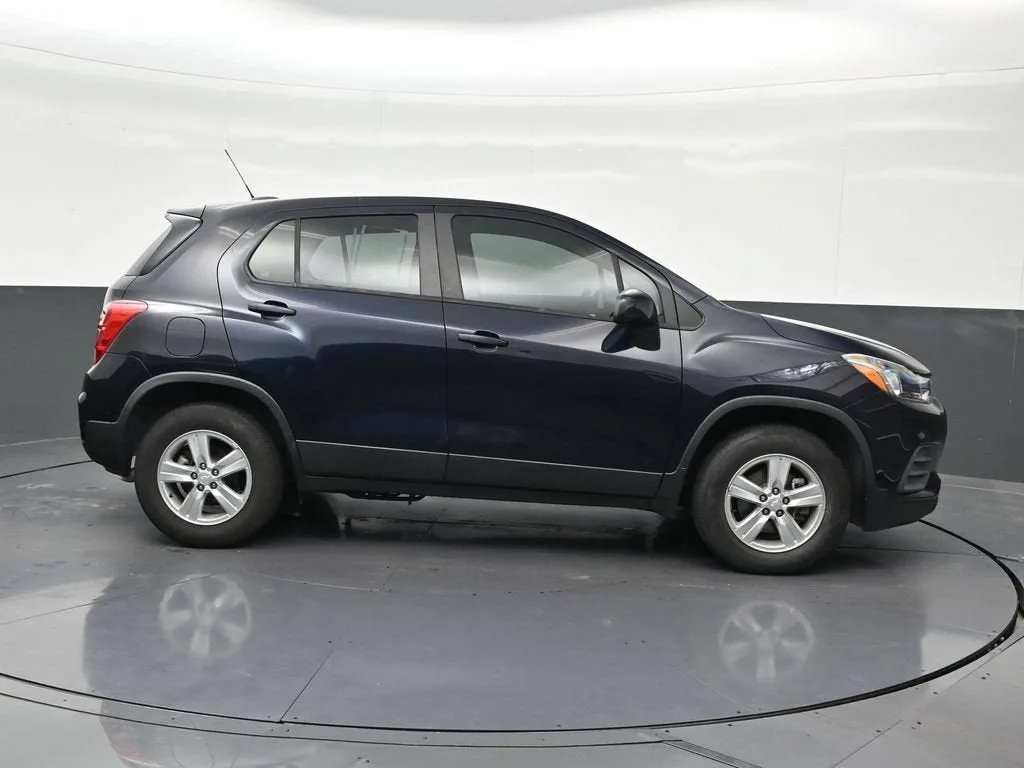 2022 Chevrolet Trax LS photo 7