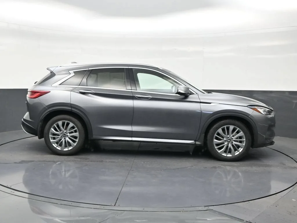 2023 INFINITI QX50 LUXE AWD photo 6