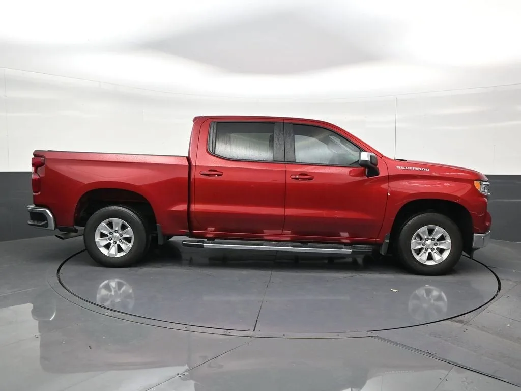 2023 Chevrolet Silverado 1500 LT photo 6