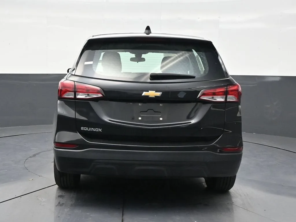 2024 Chevrolet Equinox LS photo 4