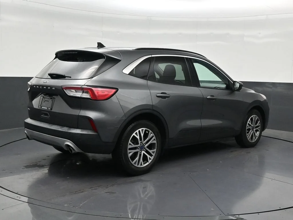 2022 Ford Escape SEL photo 5