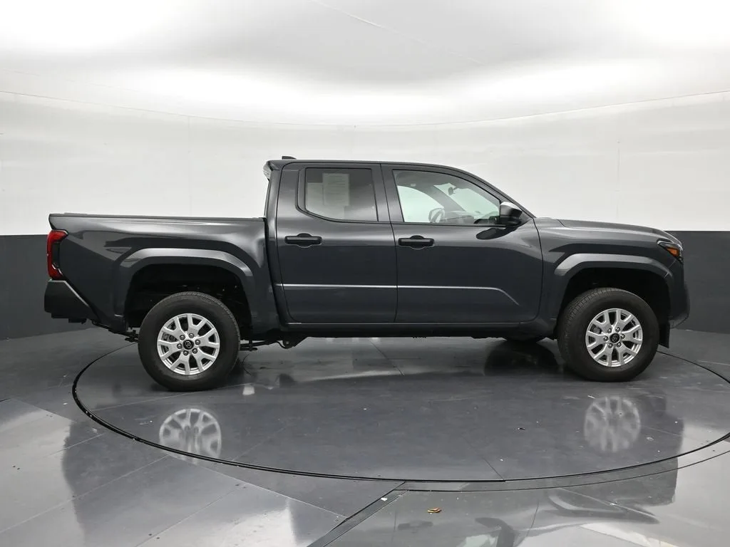 2025 Toyota Tacoma SR photo 6
