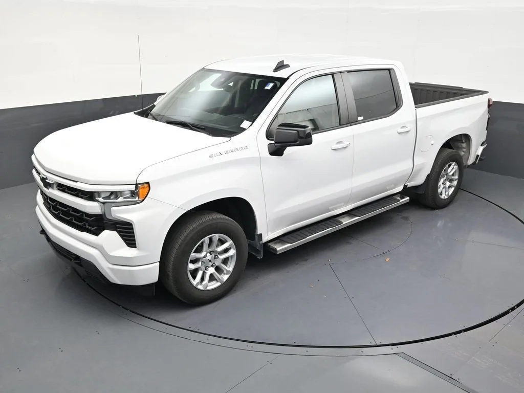 2024 Chevrolet Silverado 1500 RST photo 12