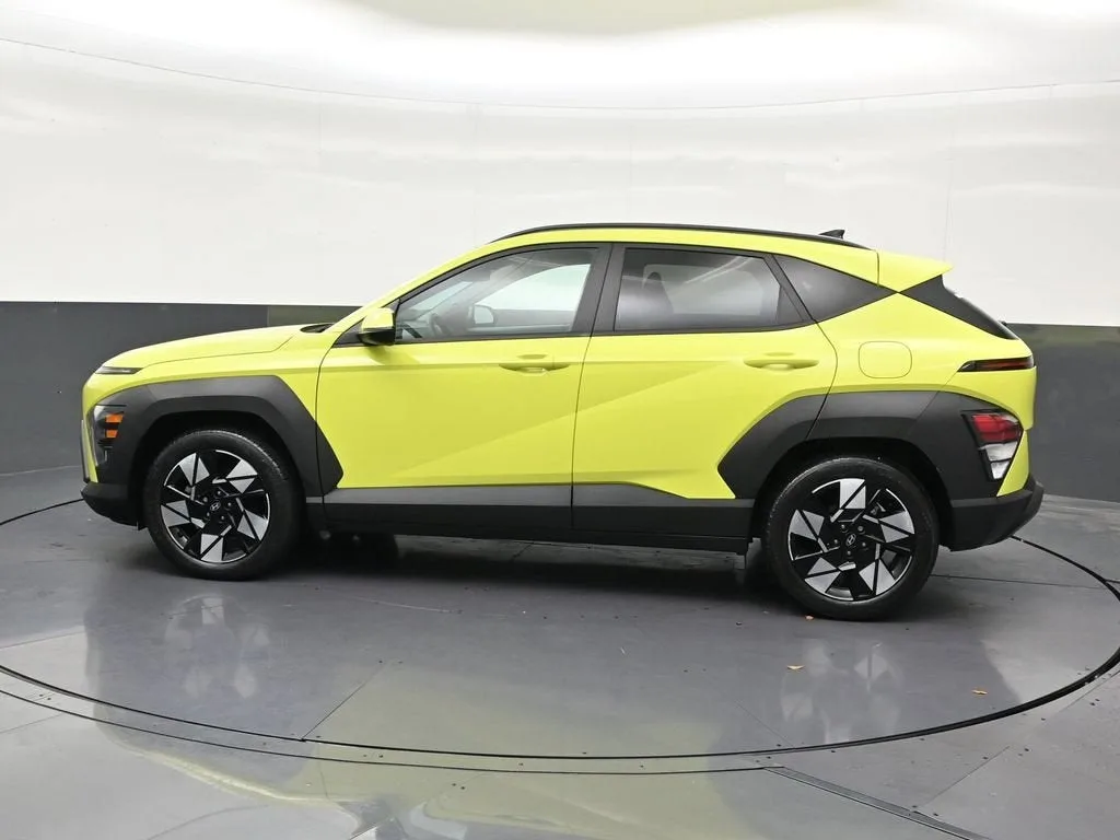 2024 Hyundai Kona SEL photo 2