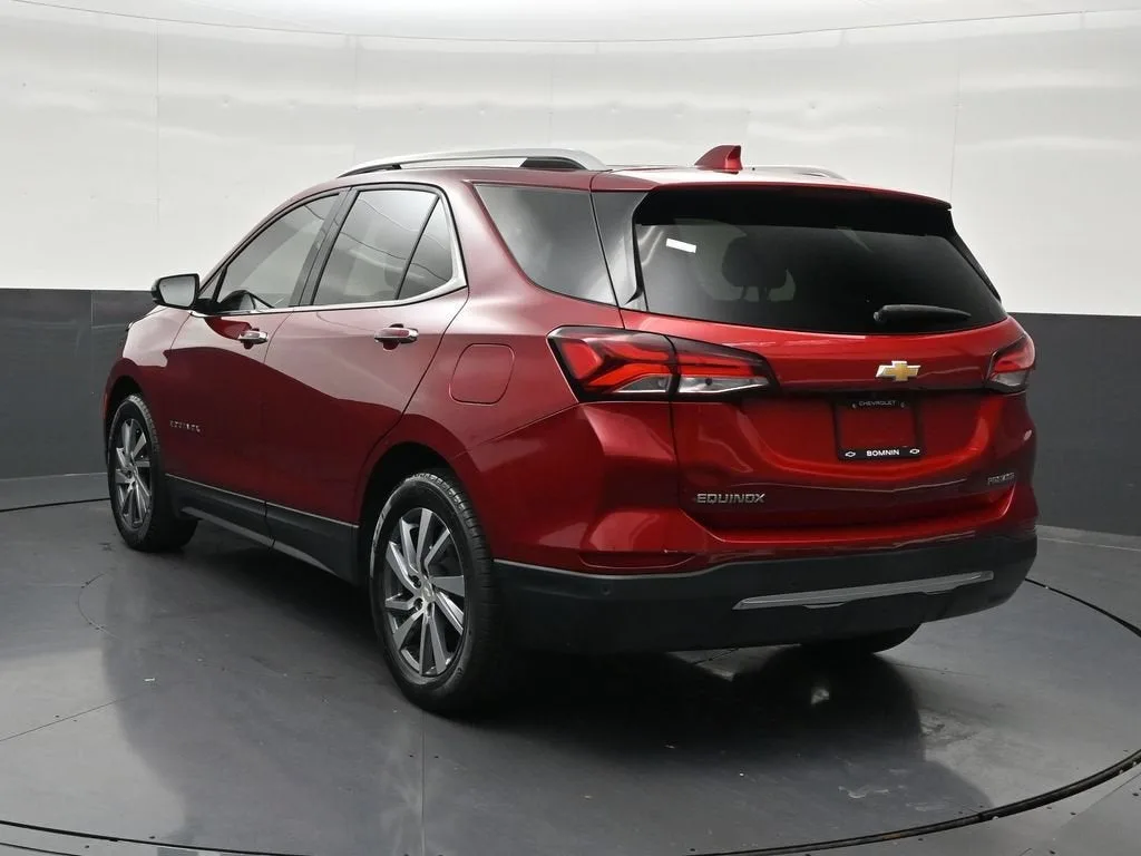 2024 Chevrolet Equinox Premier photo 3