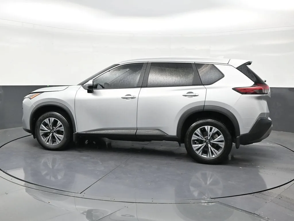 2023 Nissan Rogue SV FWD photo 2