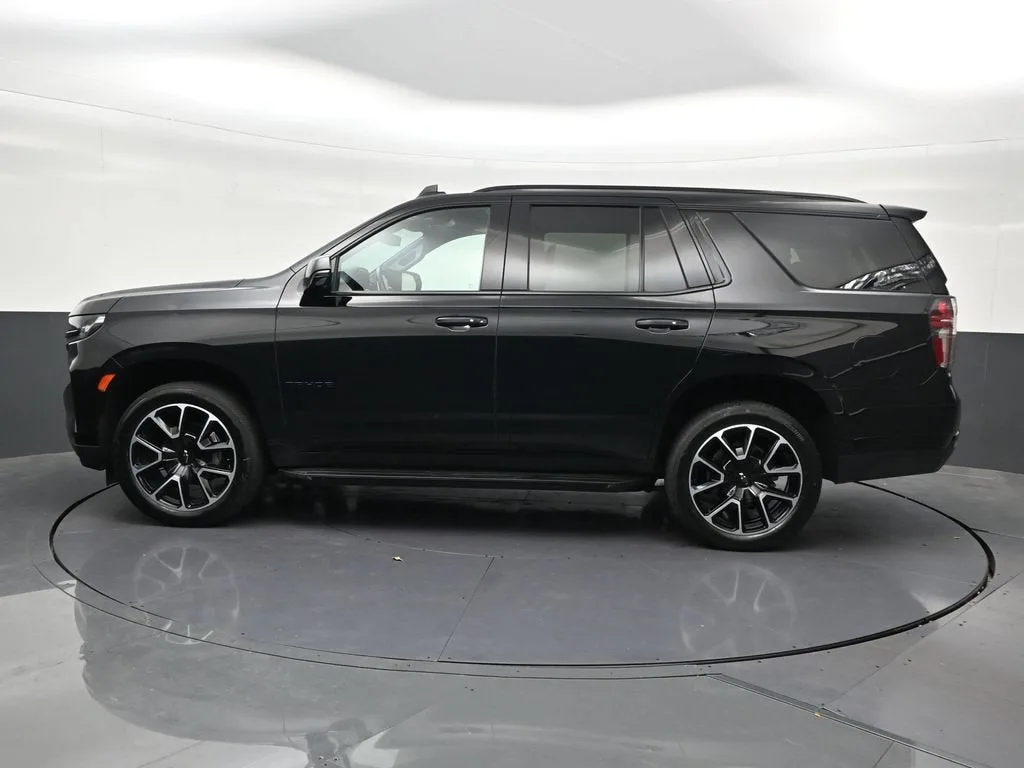 2023 Chevrolet Tahoe RST photo 2