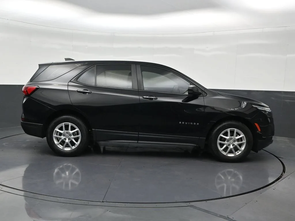2023 Chevrolet Equinox LS photo 7