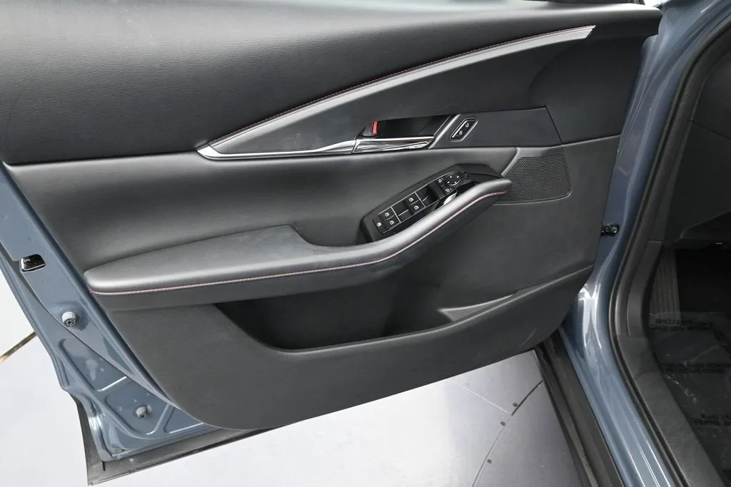 2023 Mazda CX-30 2.5 S Carbon Edition photo 12
