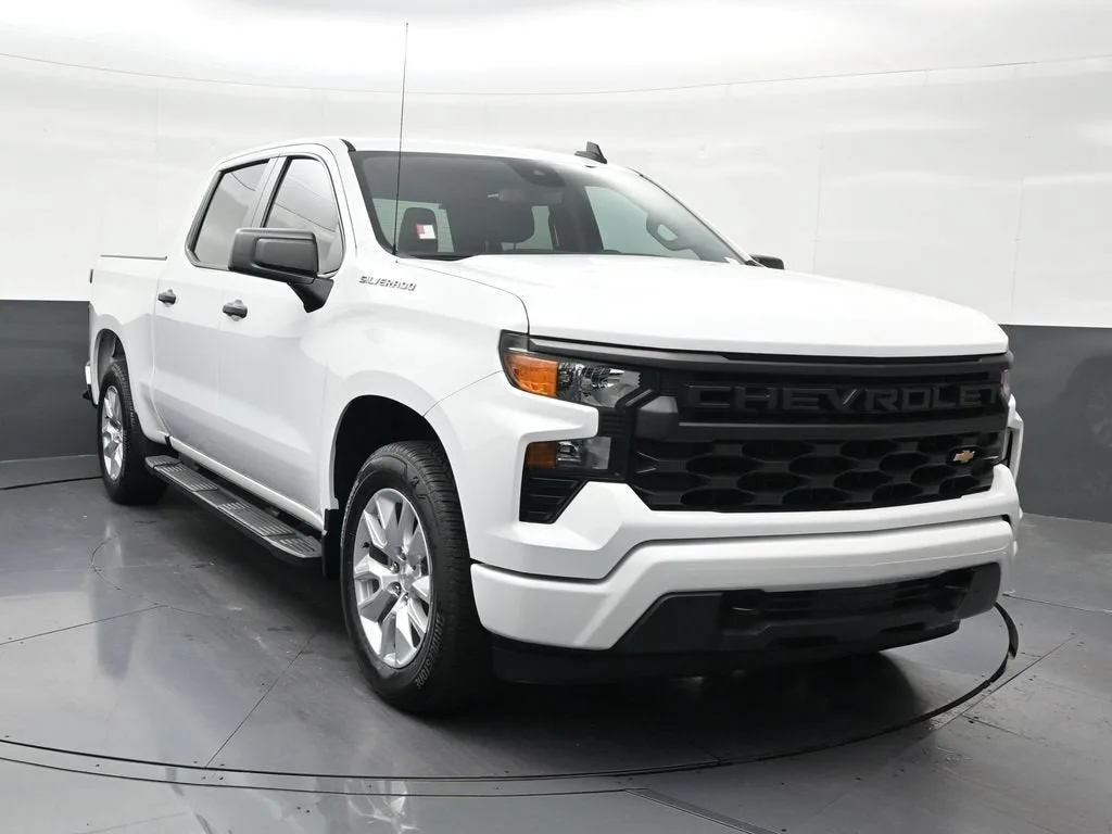 2024 Chevrolet Silverado 1500 Custom photo 8