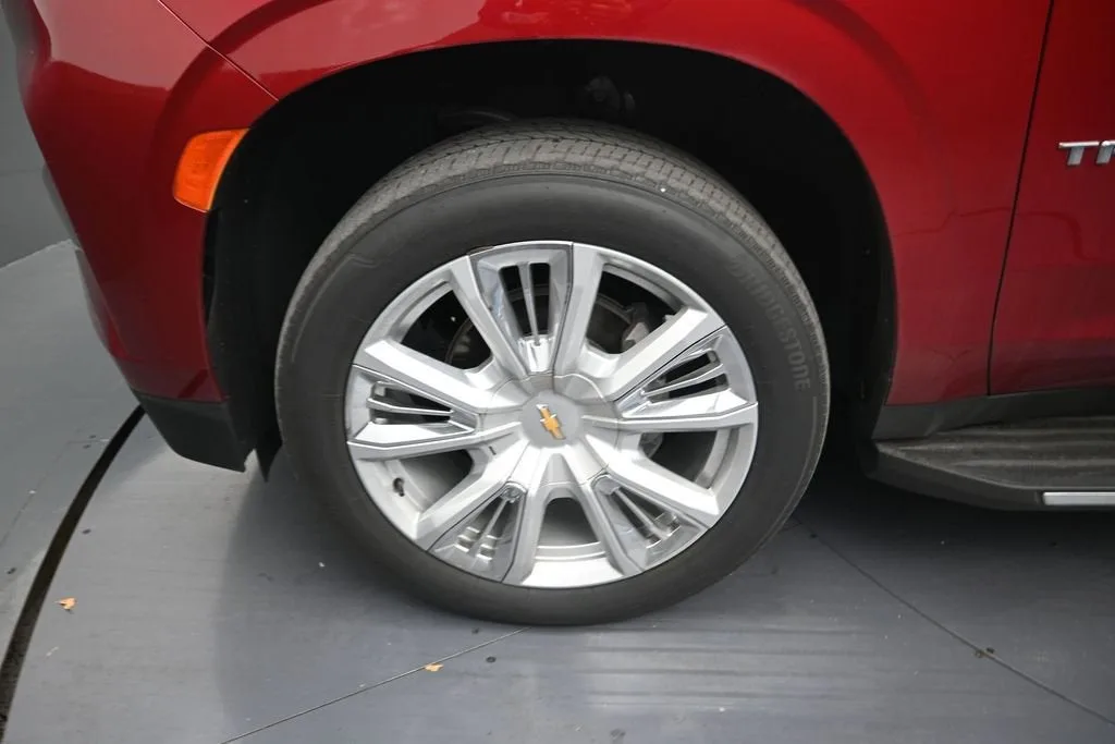 2023 Chevrolet Tahoe High Country photo 9