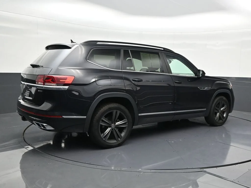2021 Volkswagen Atlas 3.6L V6 SE w/Technology R-Line photo 5