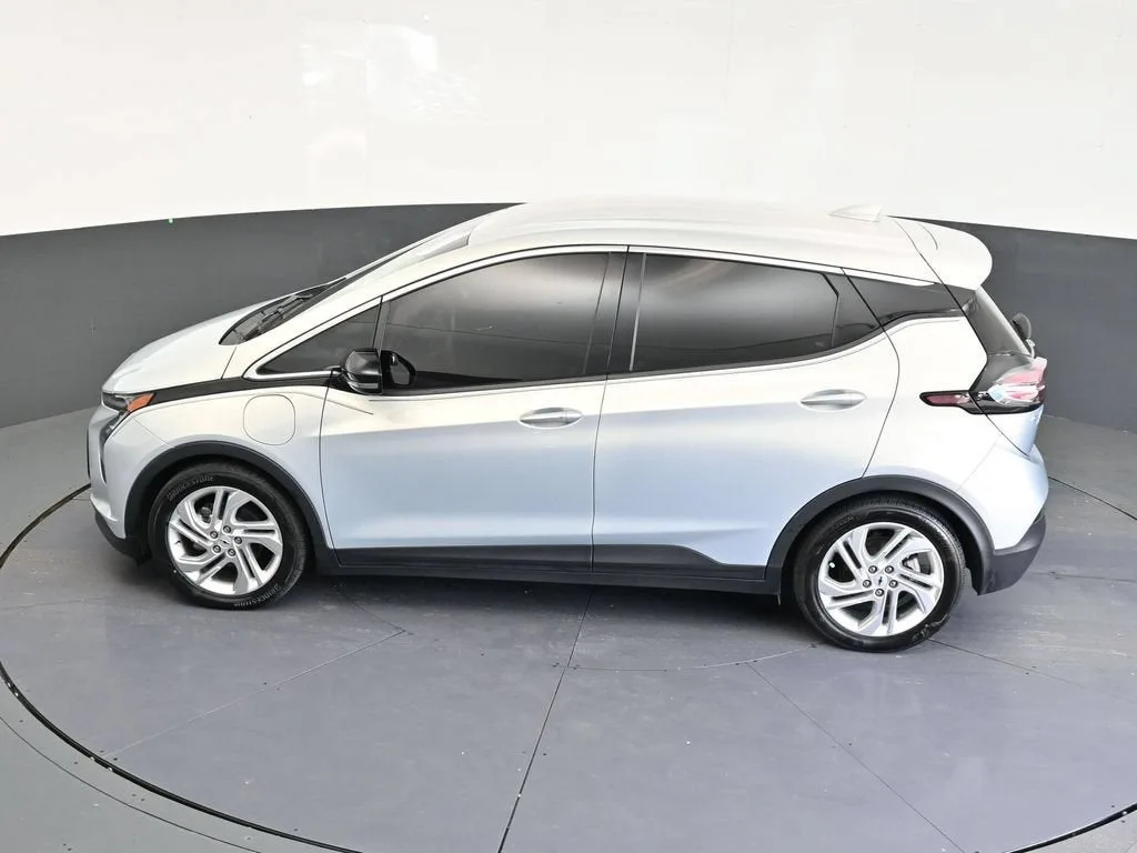 2023 Chevrolet Bolt EV 1LT photo 12