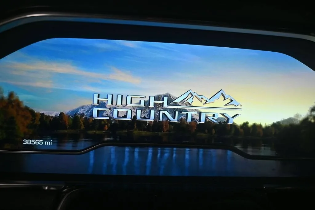 2024 Chevrolet Silverado 1500 High Country photo 10