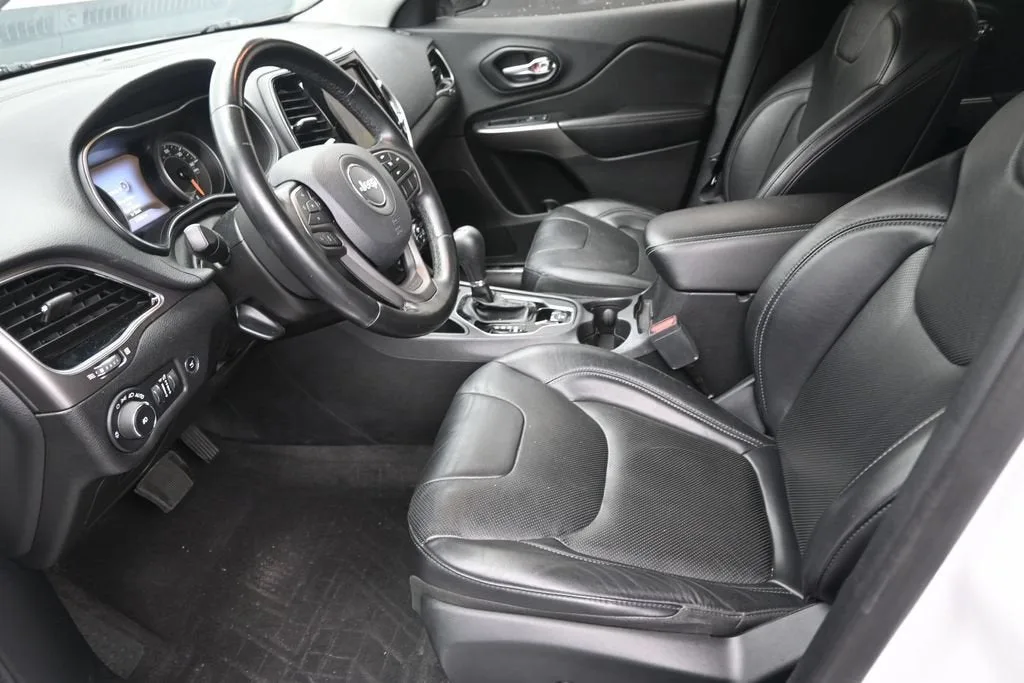 2020 Jeep Cherokee Limited photo 12