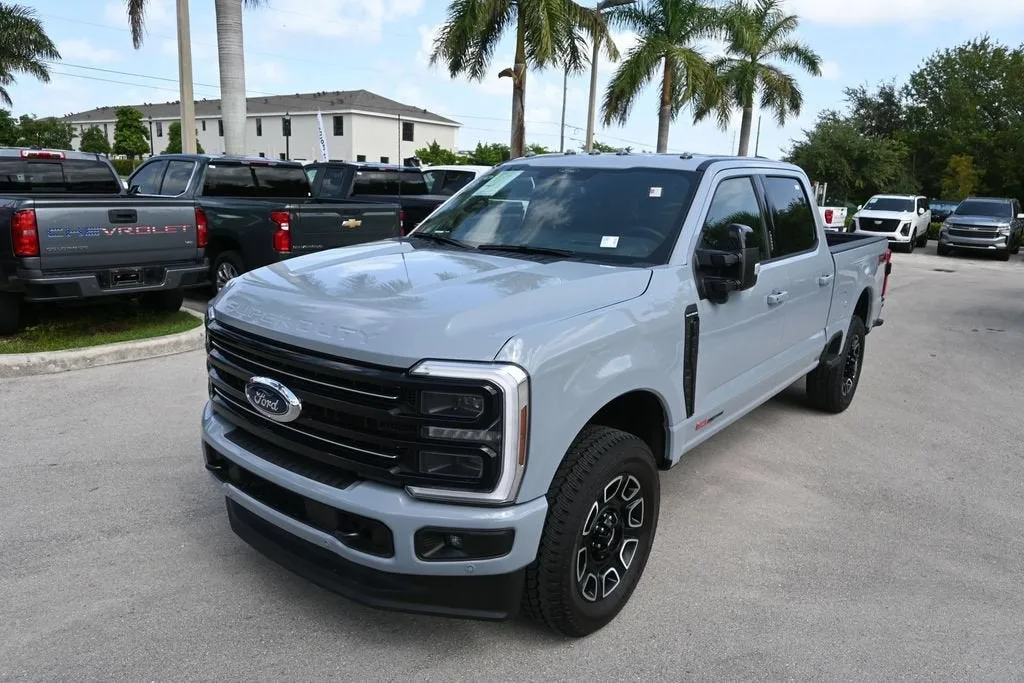 2026 Ford F-350 Platinum photo 3