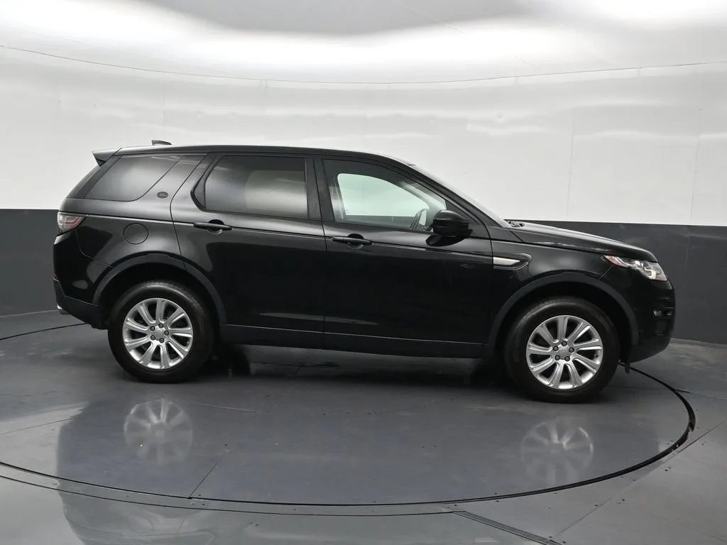 2018 Land Rover Discovery Sport SE photo 6