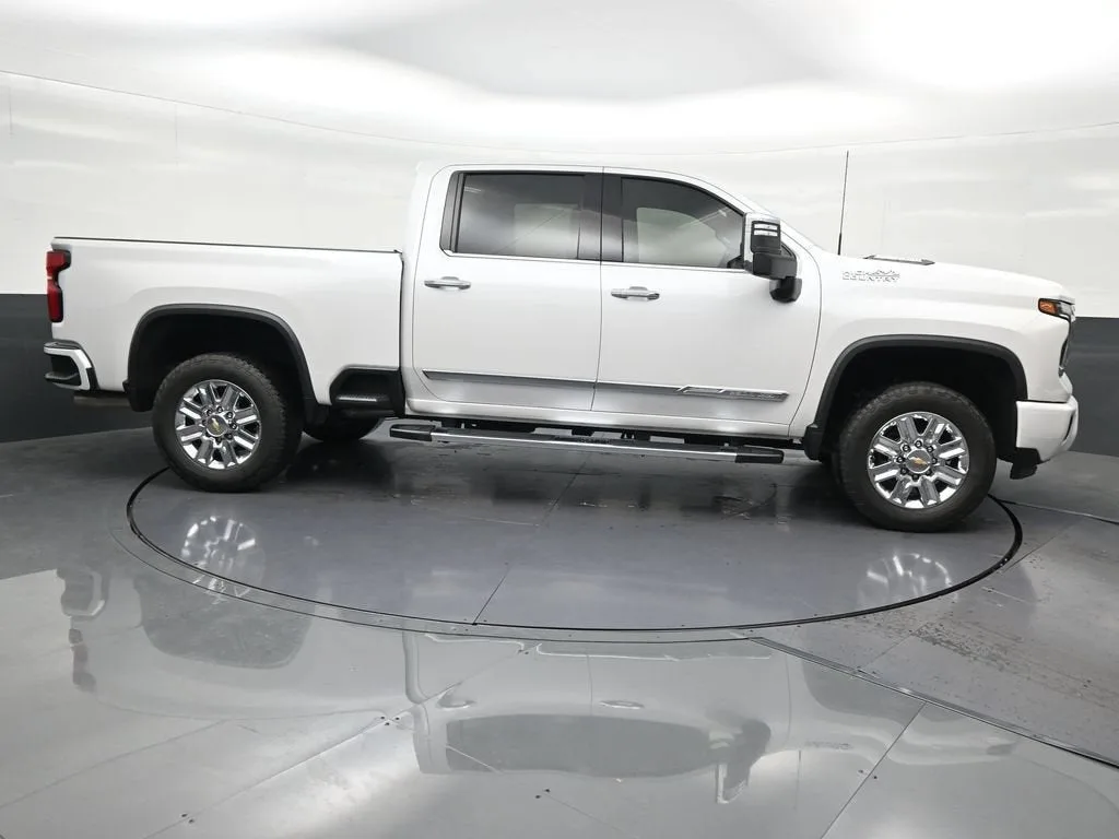 2024 Chevrolet Silverado 2500 HD High Country photo 7