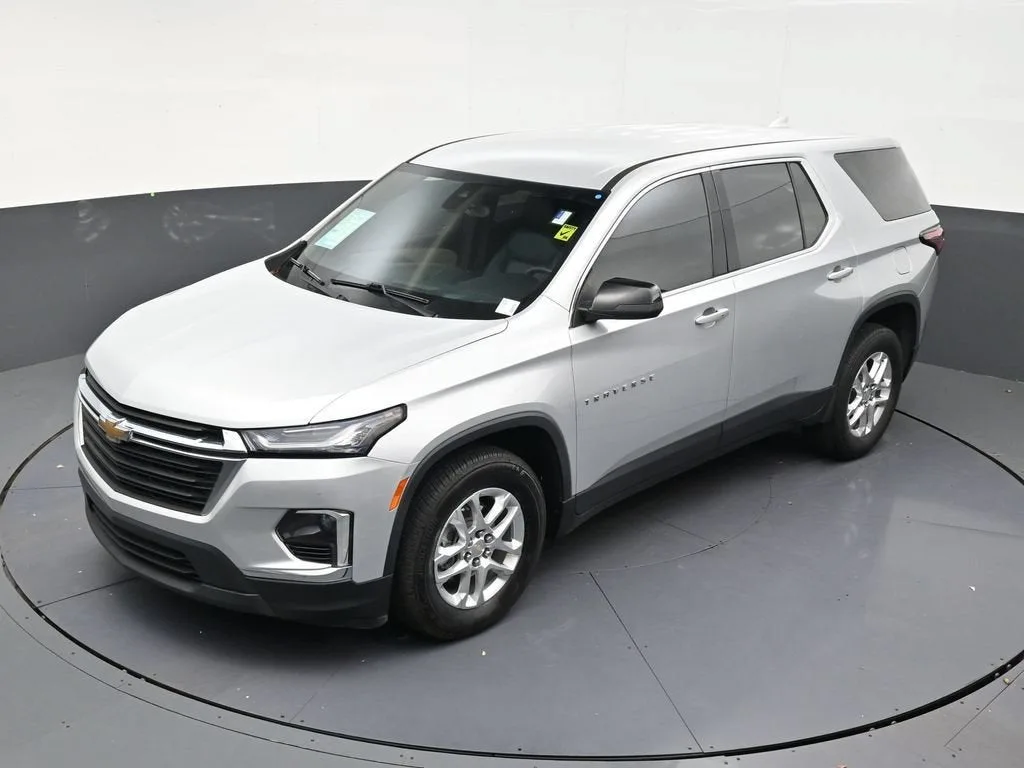2022 Chevrolet Traverse LS photo 12