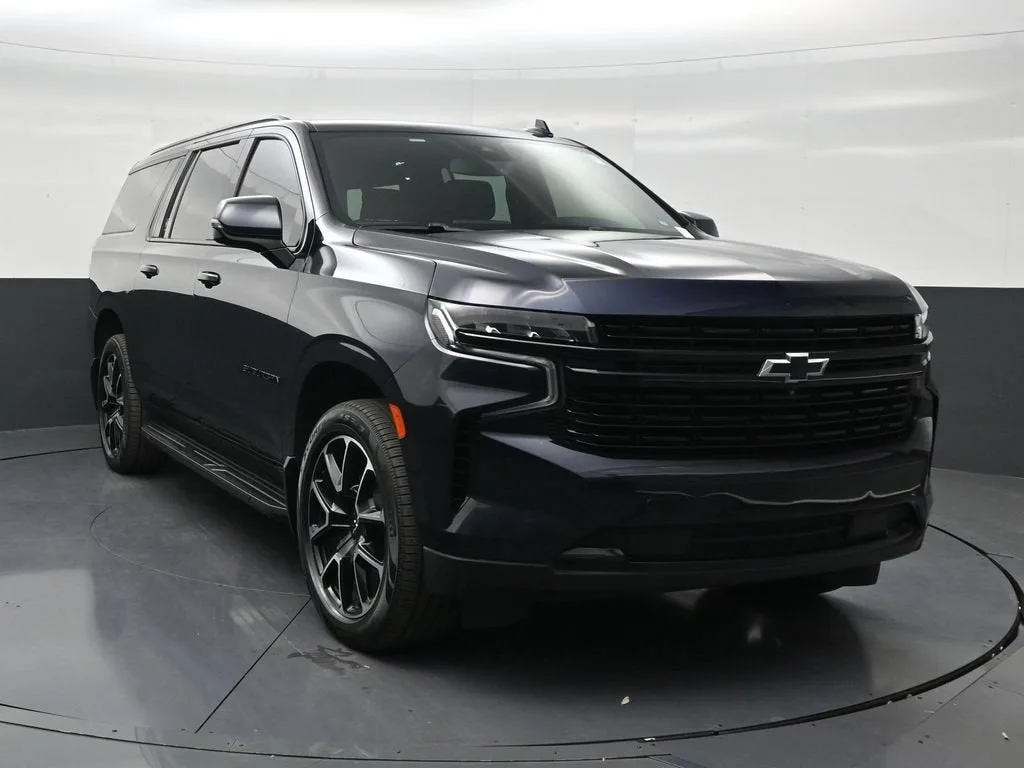 2024 Chevrolet Suburban RST photo 7
