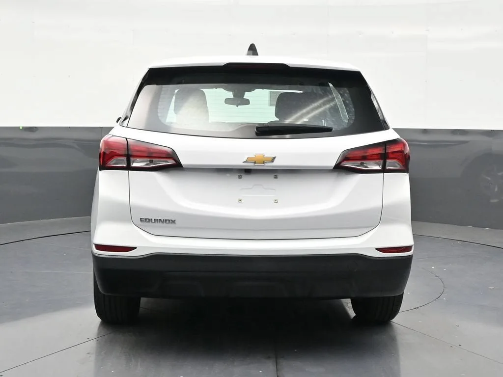 2024 Chevrolet Equinox LS photo 4