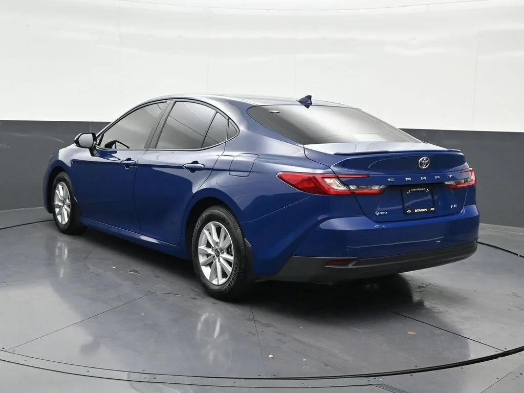 2025 Toyota Camry LE photo 3