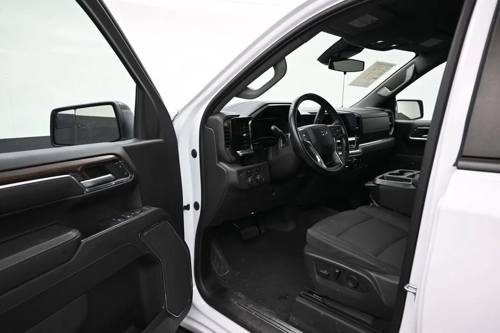 2022 Chevrolet Silverado 1500 RST photo 10