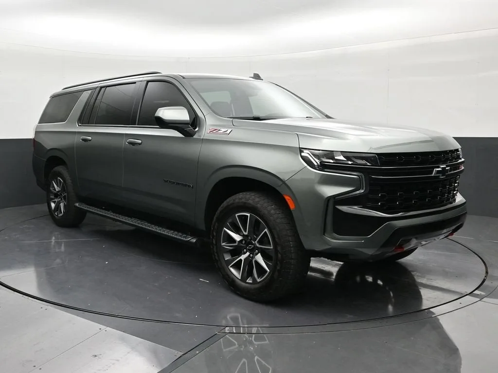 2023 Chevrolet Suburban Z71 photo 8