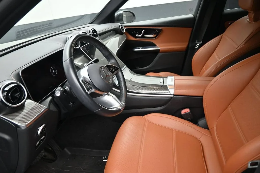 2024 Mercedes-Benz GLC 300 SUV photo 11
