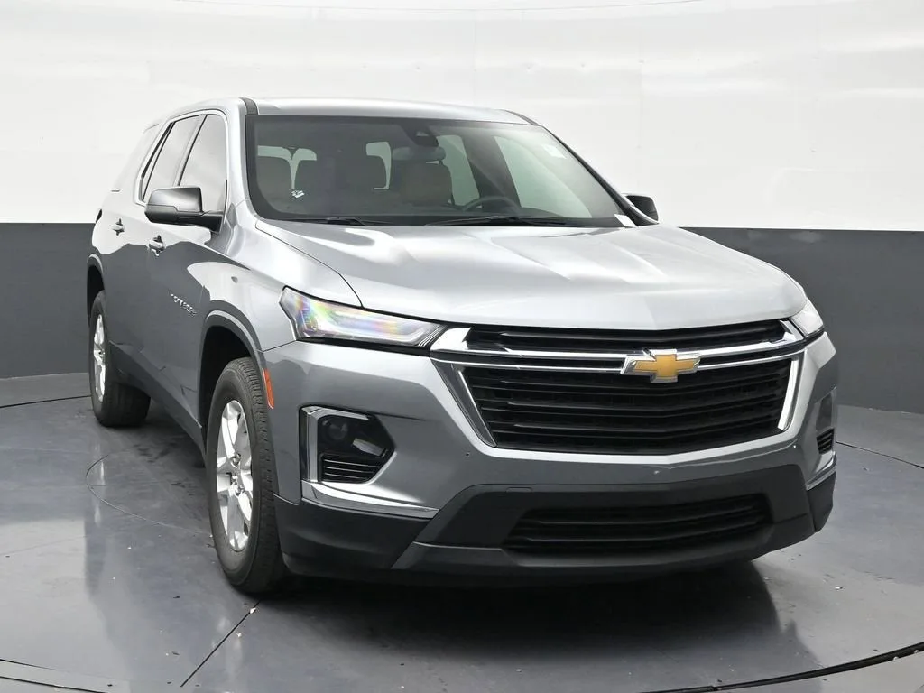 2023 Chevrolet Traverse LS photo 7