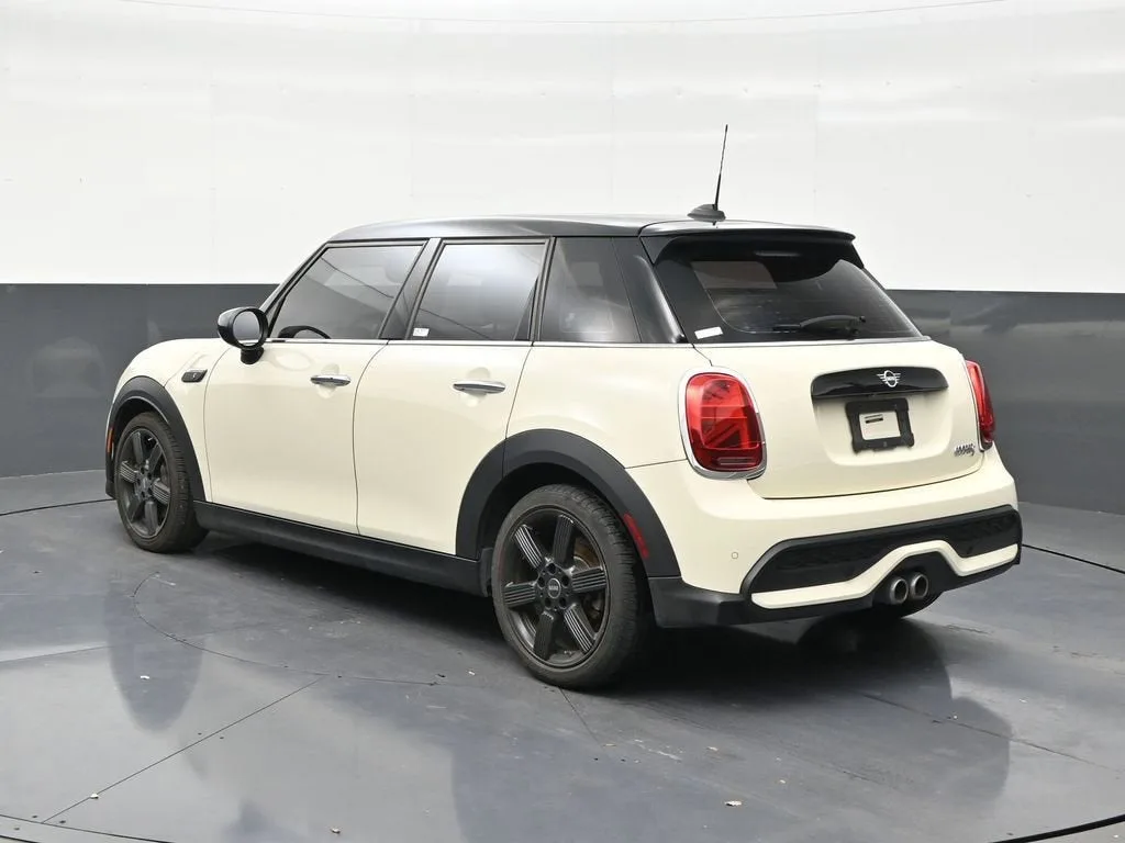 2022 MINI Hardtop 4 Door Cooper S photo 3