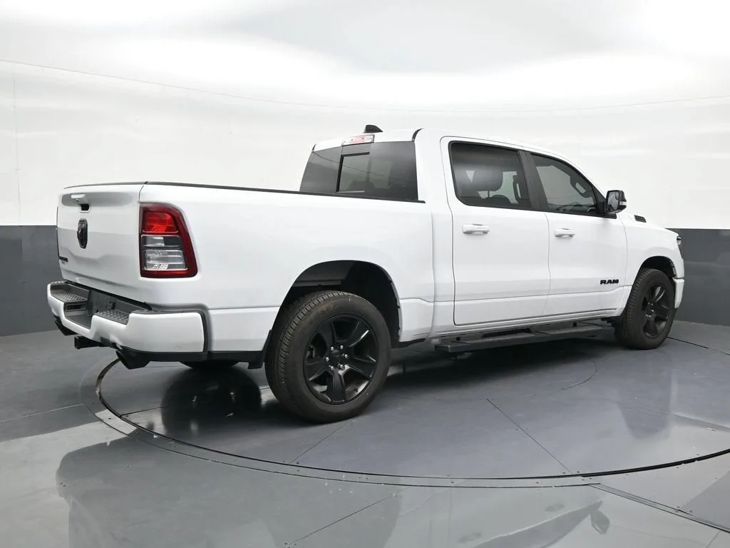 2022 RAM 1500 Big Horn Crew Cab 4x2 5'7" Box photo 5