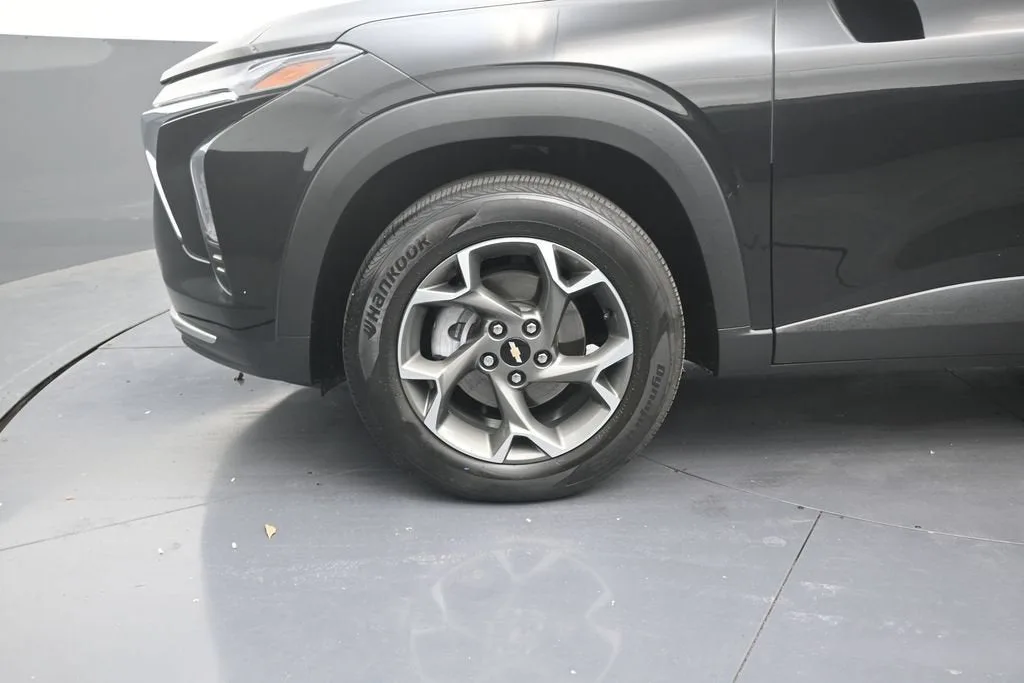 2024 Chevrolet Trax LT photo 9