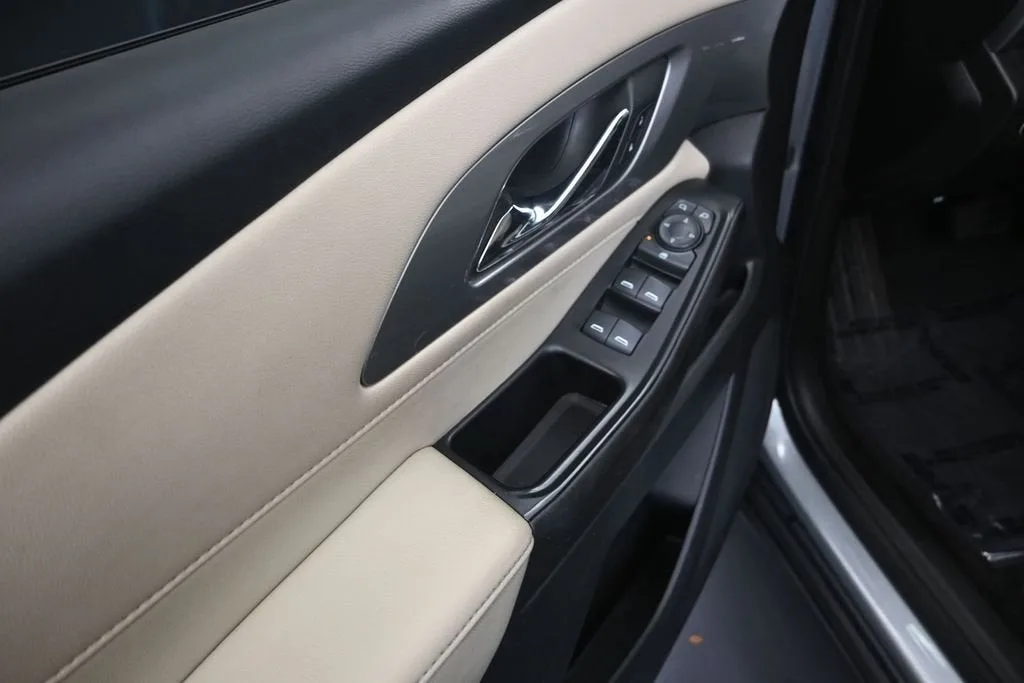 2023 Tesla Model 3 Long Range photo 9