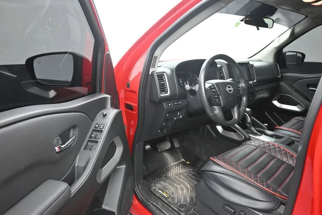 2024 Nissan Frontier Crew Cab SV 4x2 photo 10
