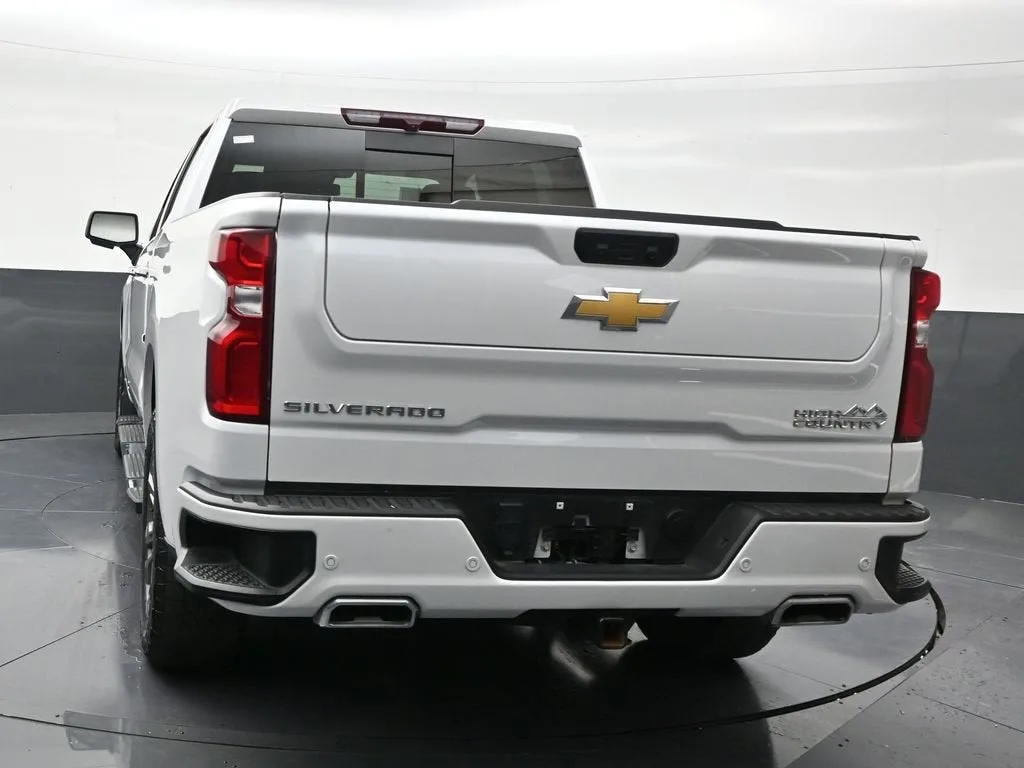 2024 Chevrolet Silverado 1500 High Country photo 4